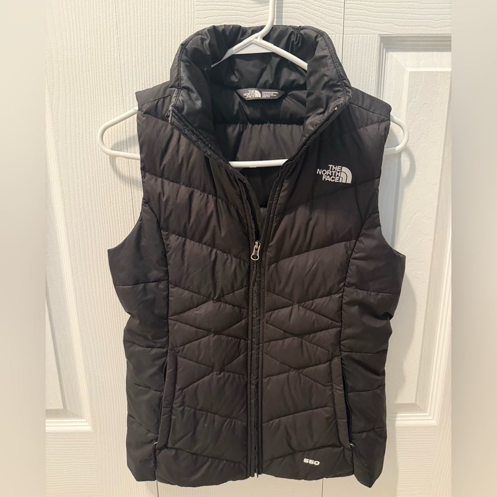 The North Face 550 down winter vest
Woman’s XS
